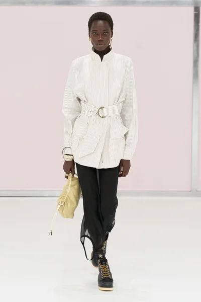 Look 5